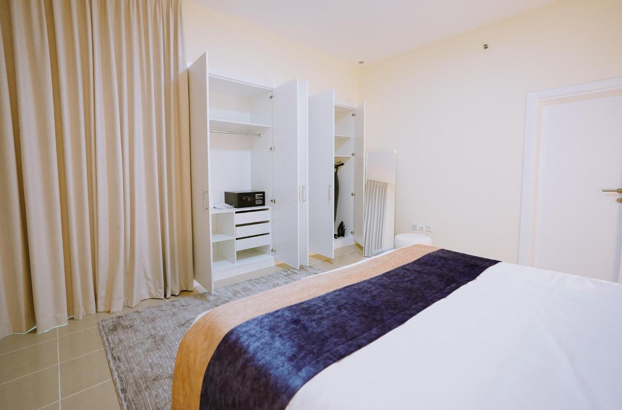 छुट्टी का घर Citihome - Contemporary 1br With Marina Glimpse *