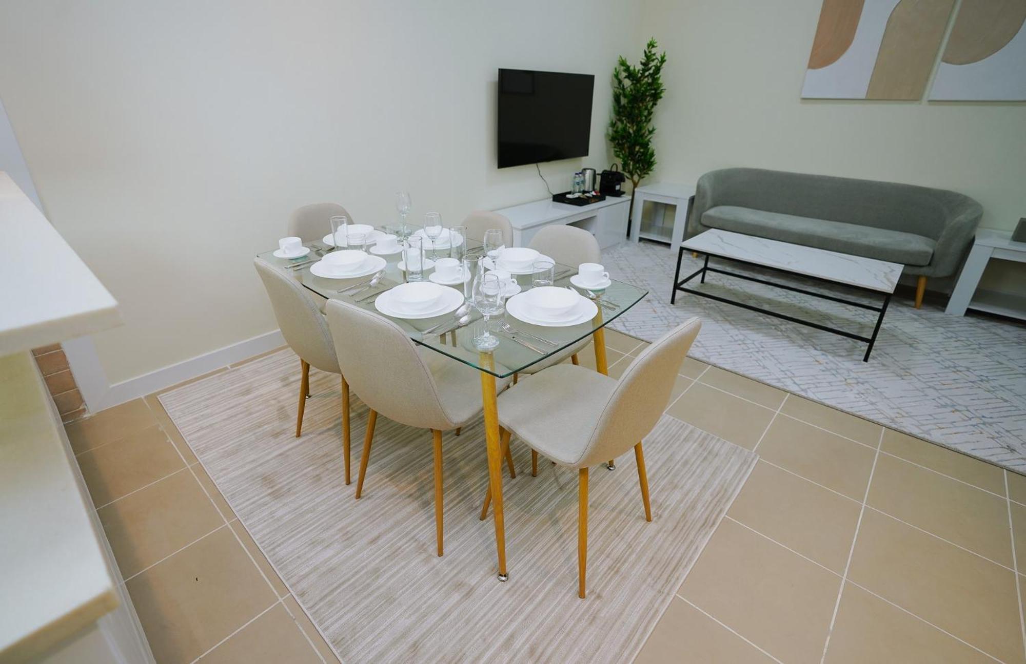छुट्टी का घर Citihome - Contemporary 1br With Marina Glimpse *