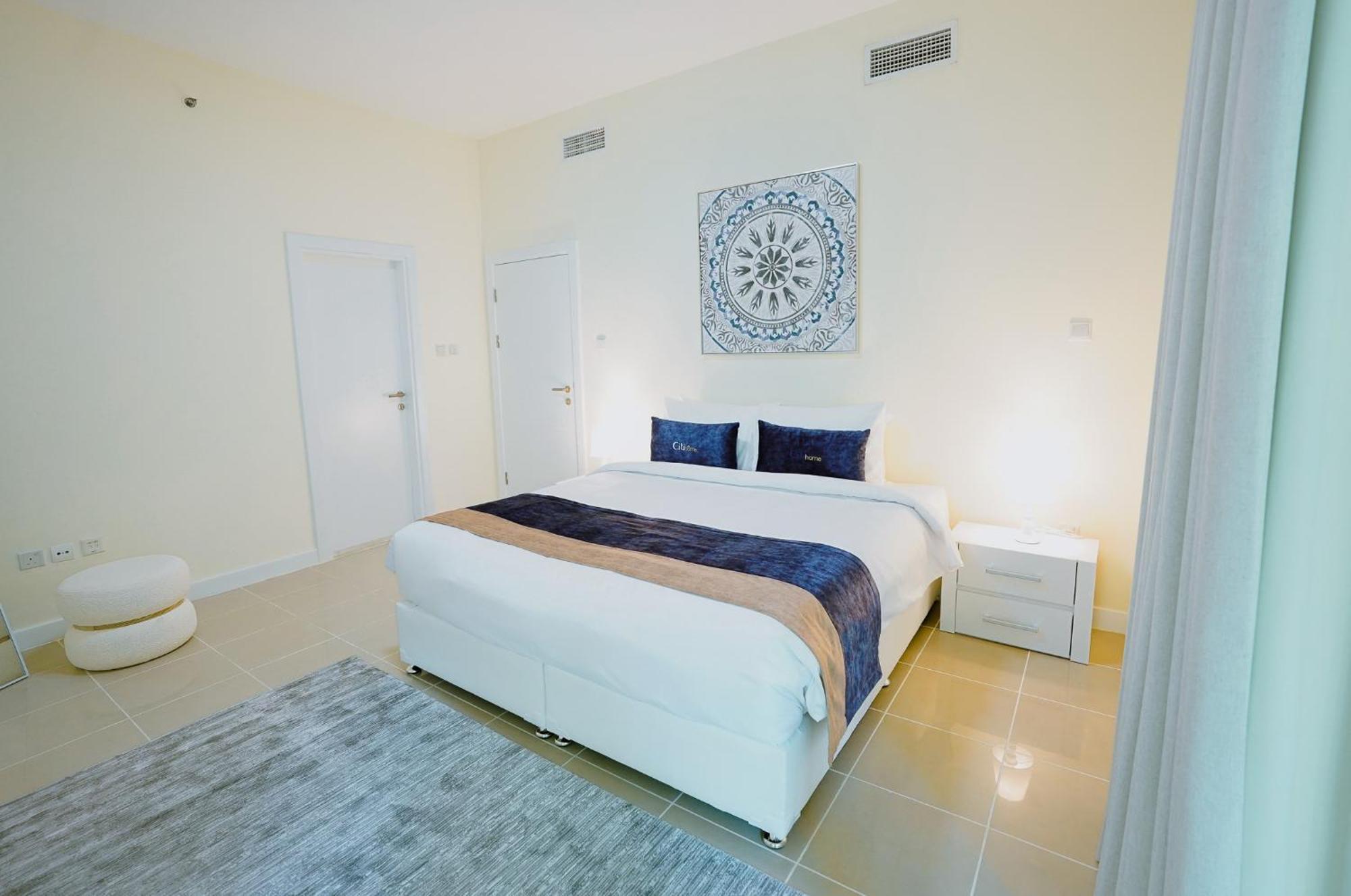 छुट्टी का घर Citihome - Contemporary 1br With Marina Glimpse